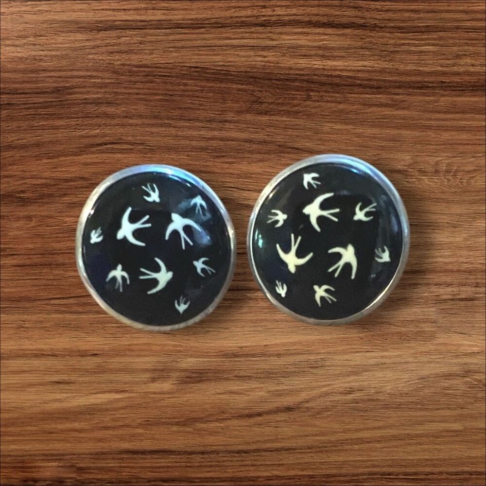 Unmarked Black Enamel Swallow Bird Round Cufflinks Silver Tone 3/4”